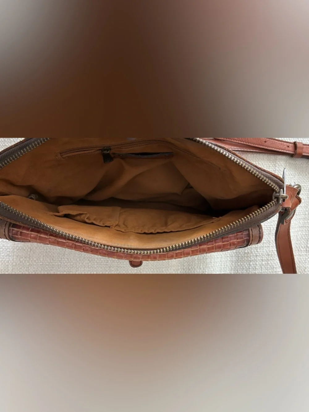 Patricia Nash EUC Avellino
Basketweave Tan Genuine
Leather Crossbody - Picture 16 of 16